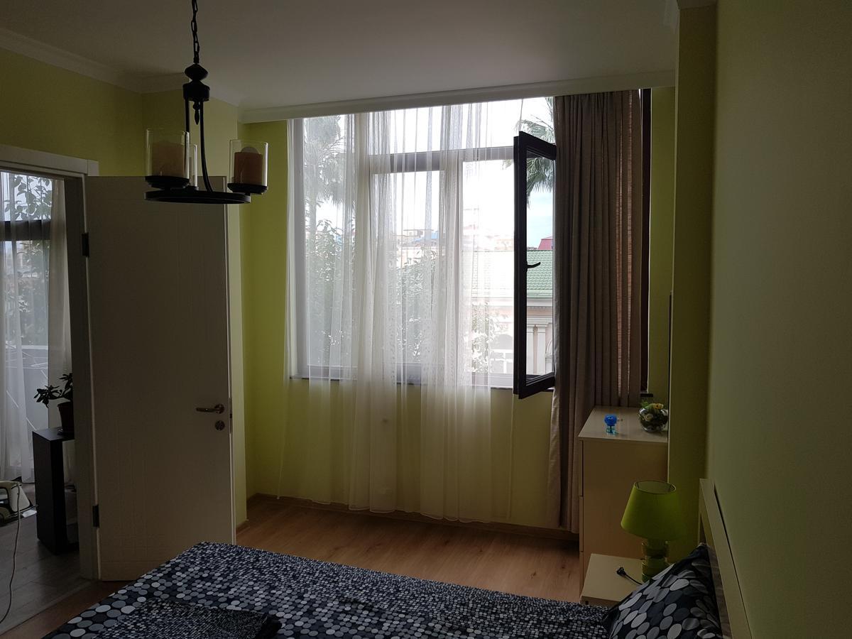 Apartments Cira 01 Батумі Екстер'єр фото
