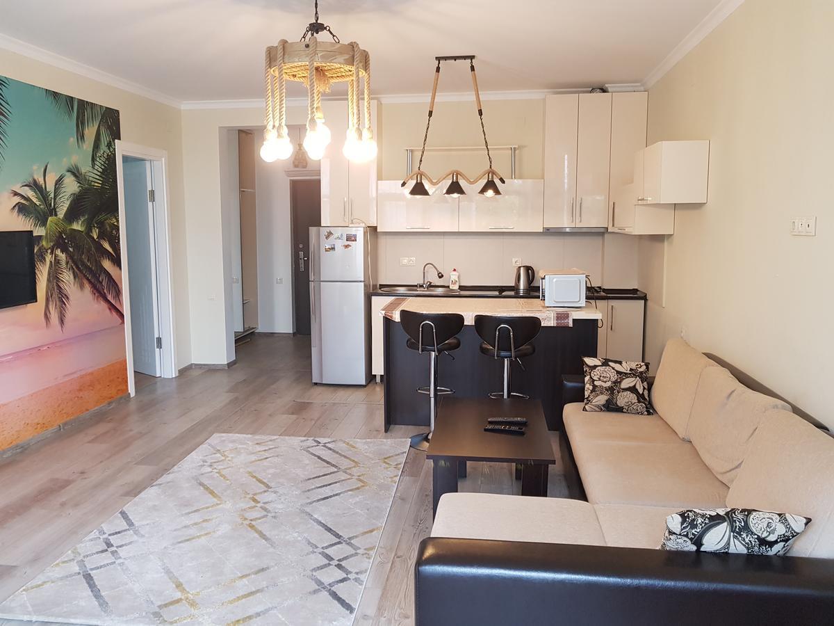 Apartments Cira 01 Батумі Екстер'єр фото